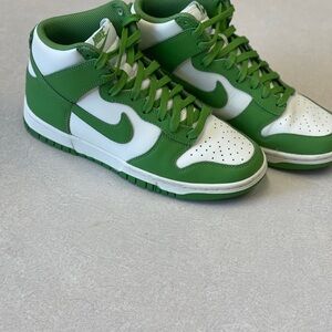 Nike Dunk High Retro
Chlorophyll